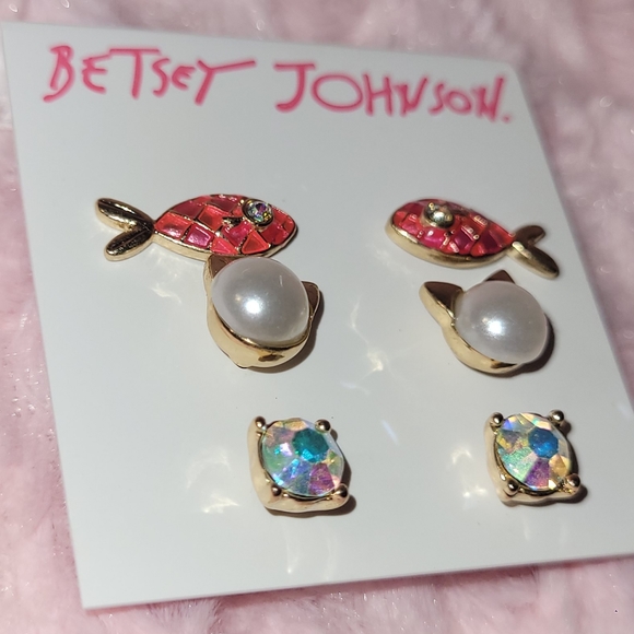 Betsey Johnson 3-pair earring set. - Picture 12 of 14